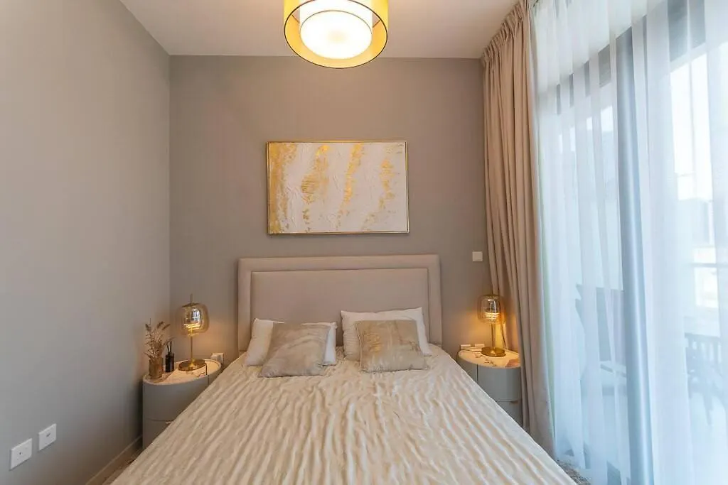 Convenient Location L Large Balcony L Great Pool Apartment Dubai