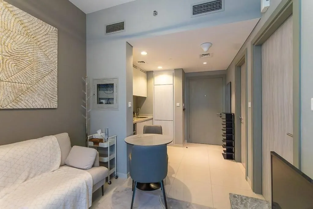 Convenient Location L Large Balcony L Great Pool Apartment Dubai
